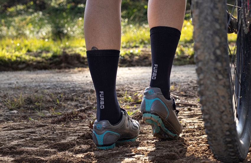 Banner Meias de Ciclismo Masculinas: Conforto e Desempenho a Cada Pedalada