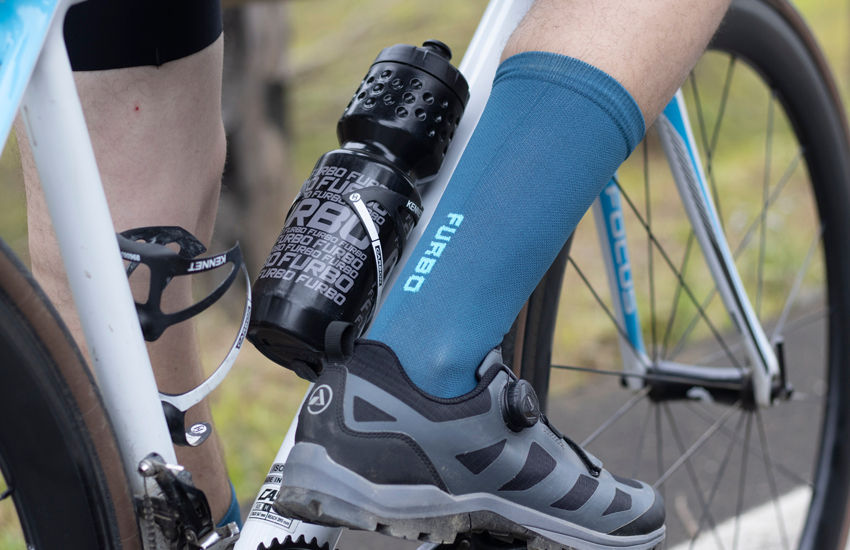 Banner Meia Pure Cobalto: Estilo e Conforto para Ciclistas de Alto Desempenho