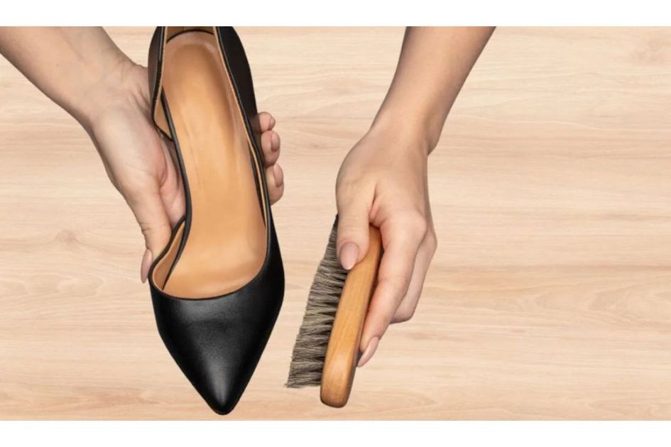Banner Como limpar sapatos de couro?