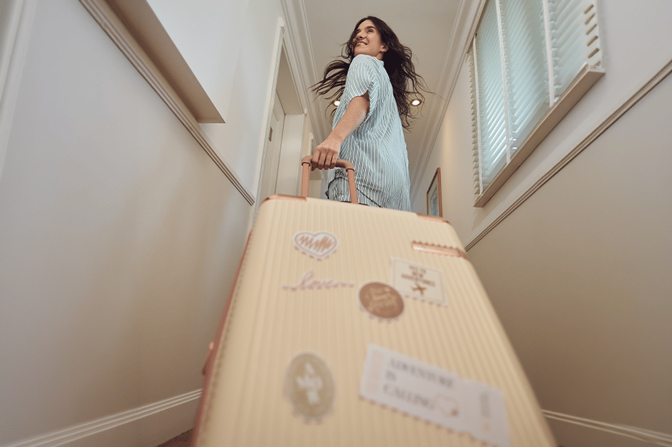 Banner Qual pijama levar na viagem? Dicas para escolher e acertar na mala