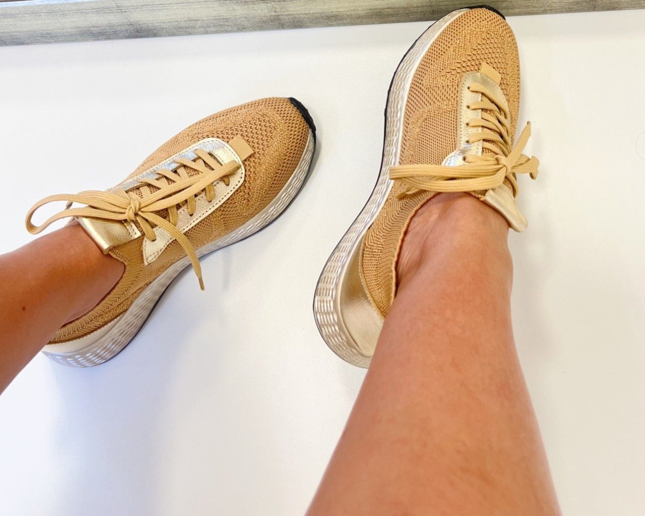 Tênis Ayla Knit Dourado