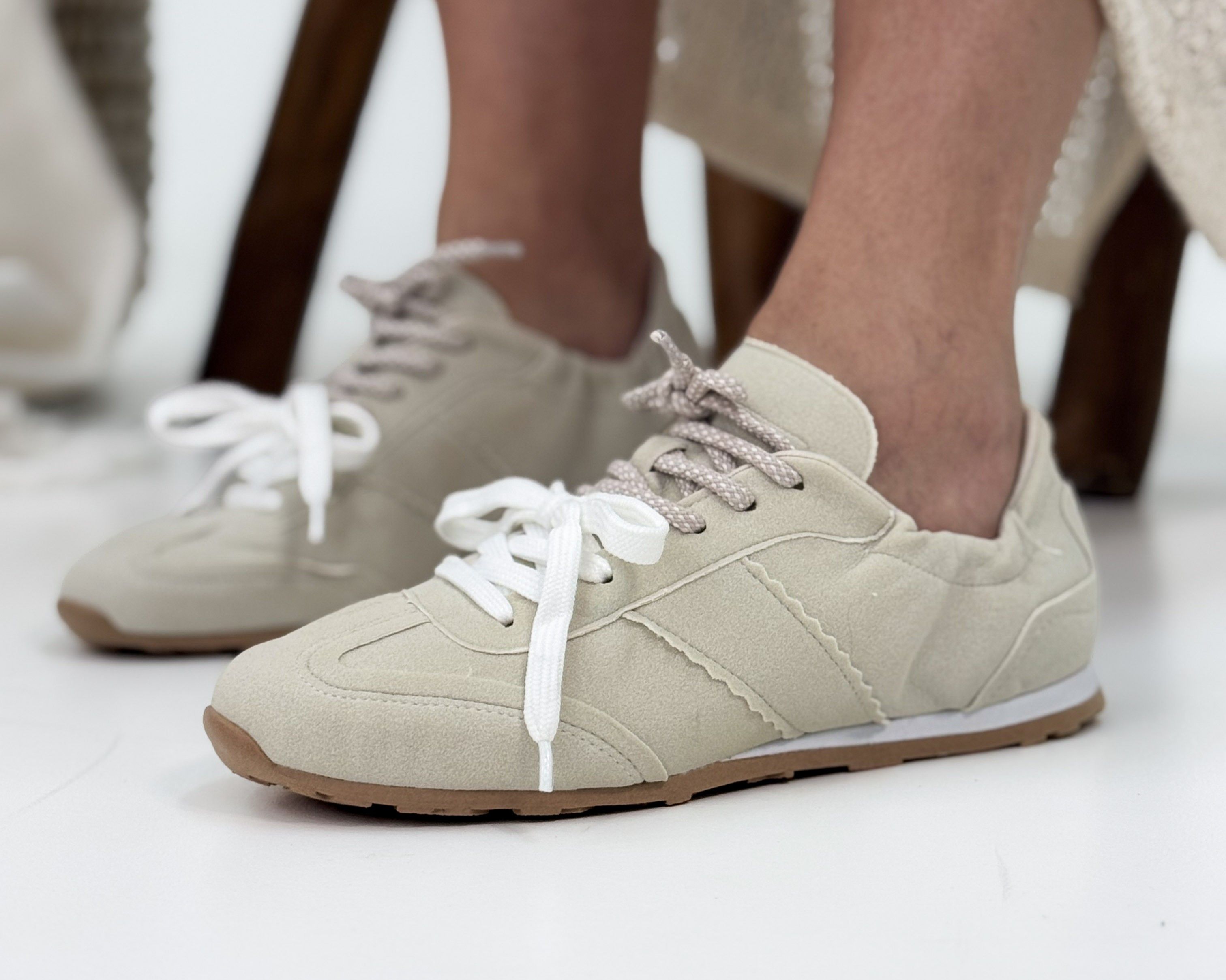 Tênis Capri Suede Off White