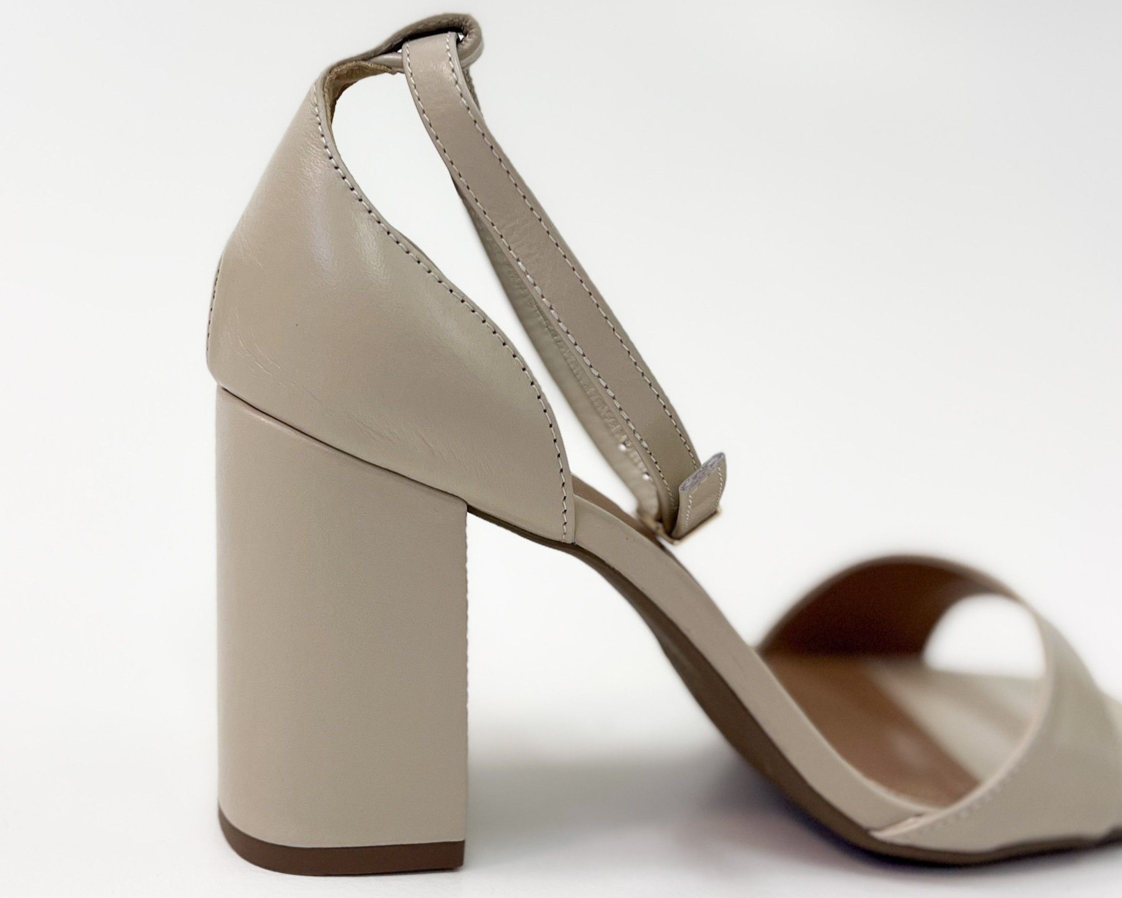 Sandália Carolina Off White