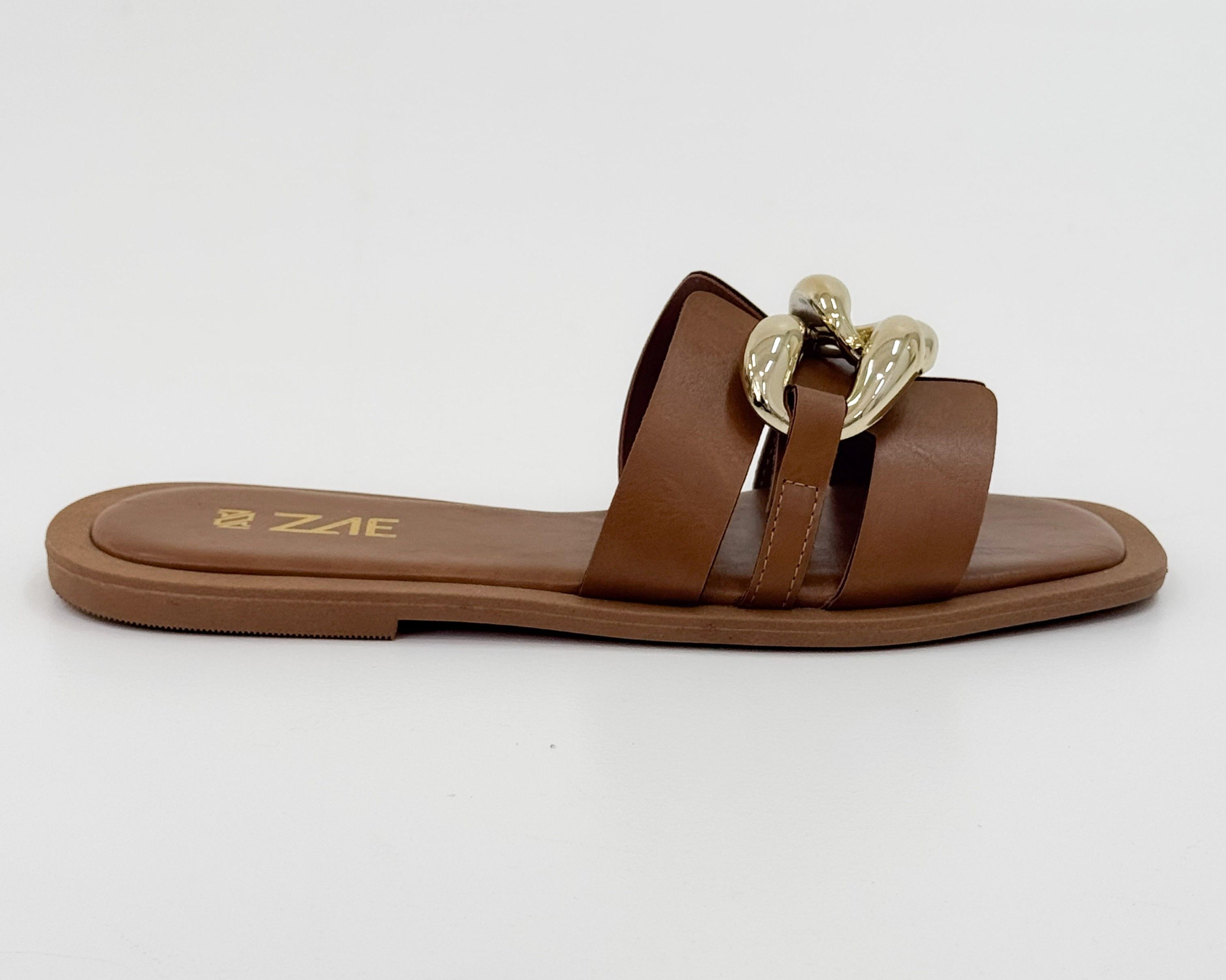 Chinelo Clau Canela