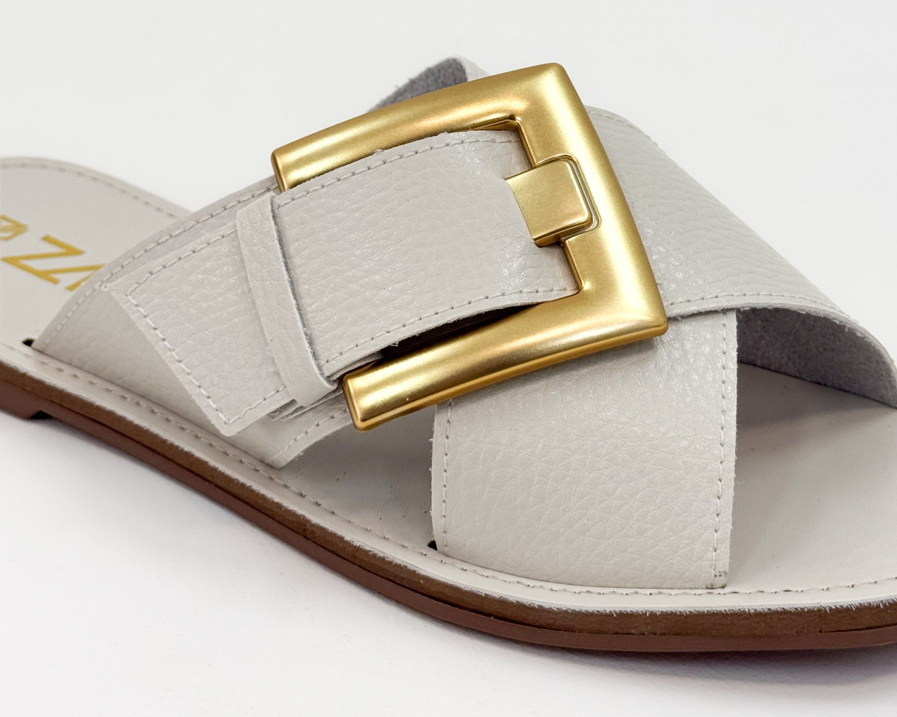 Chinelo Joanice Off White