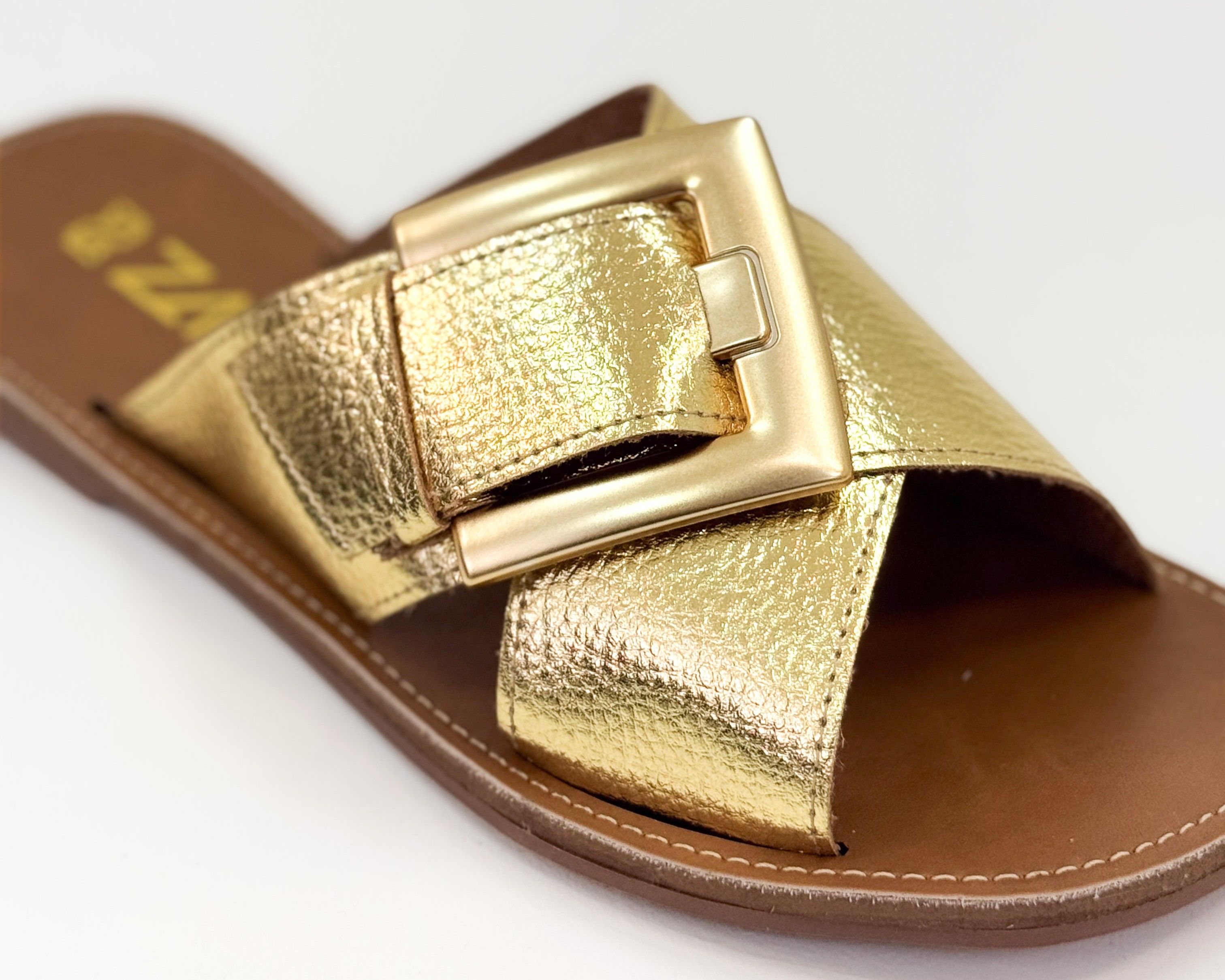 Chinelo Joanice Ouro