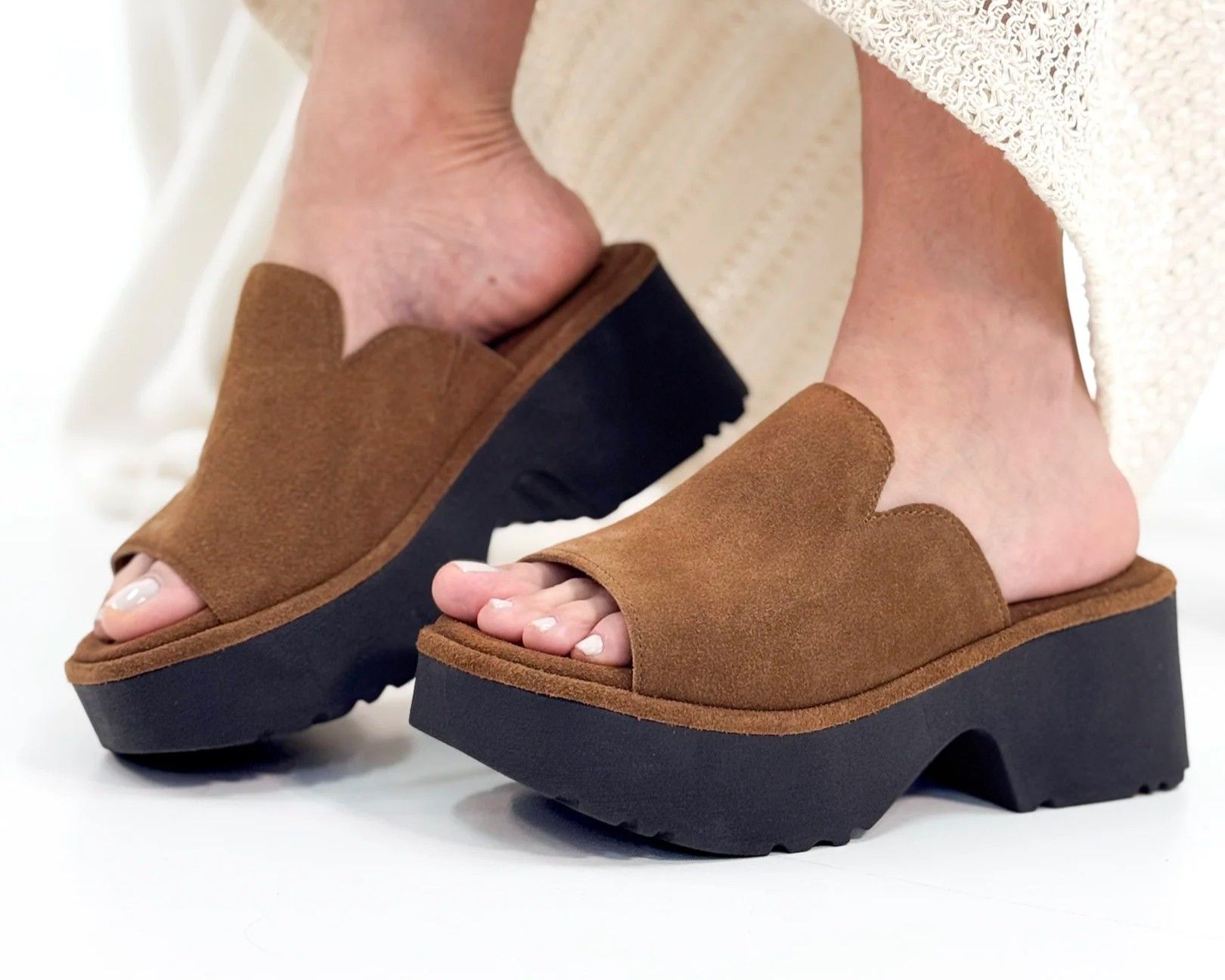 Tamanco Laisa Camel