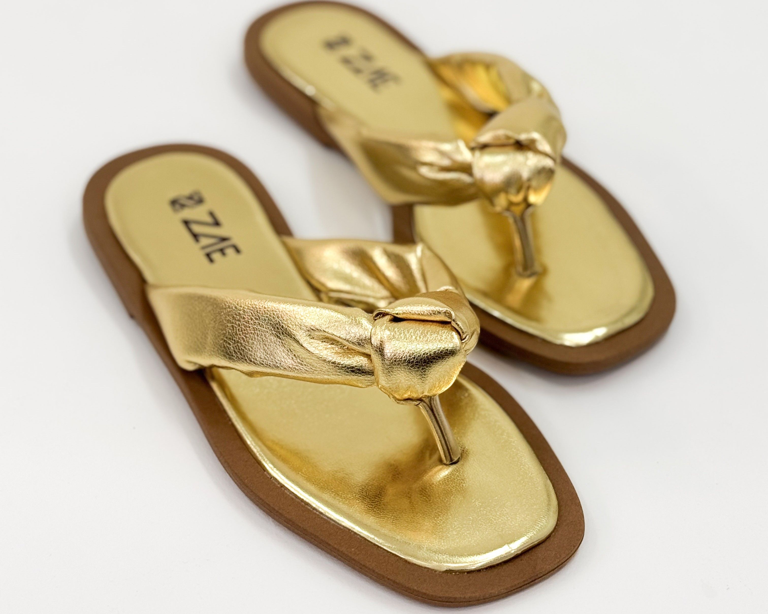 Chinelo Lourdes Ouro