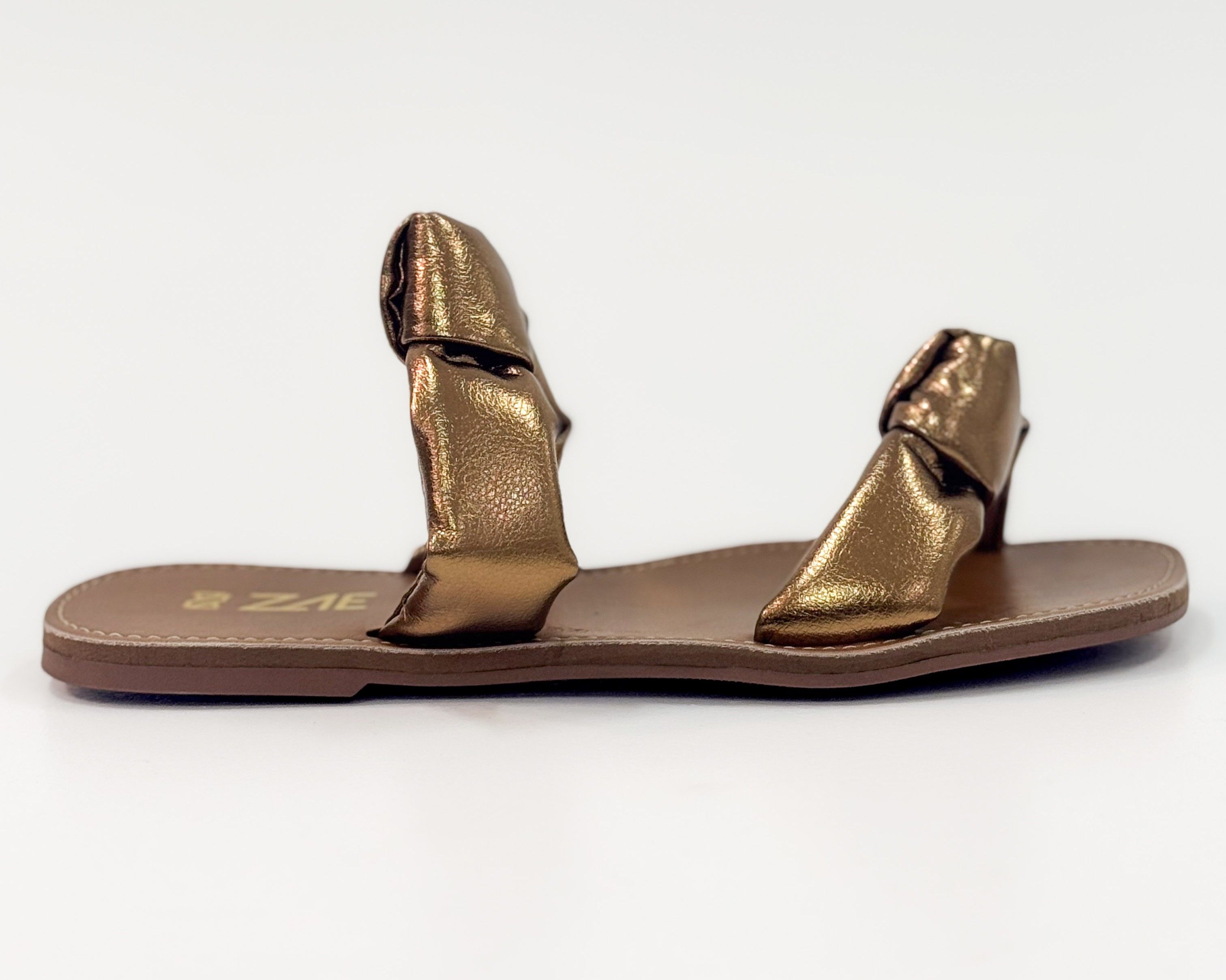 Chinelo Luana Ouro
