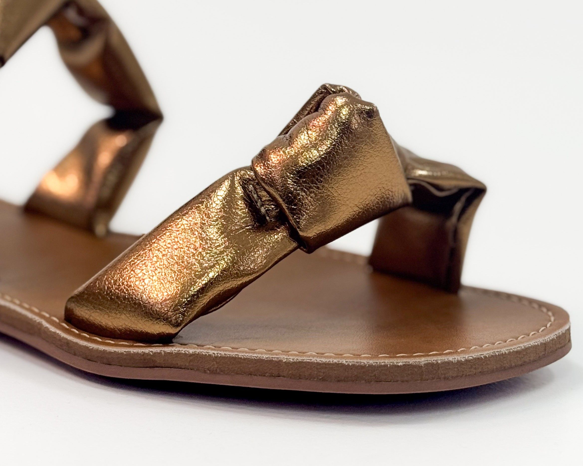 Chinelo Luana Ouro