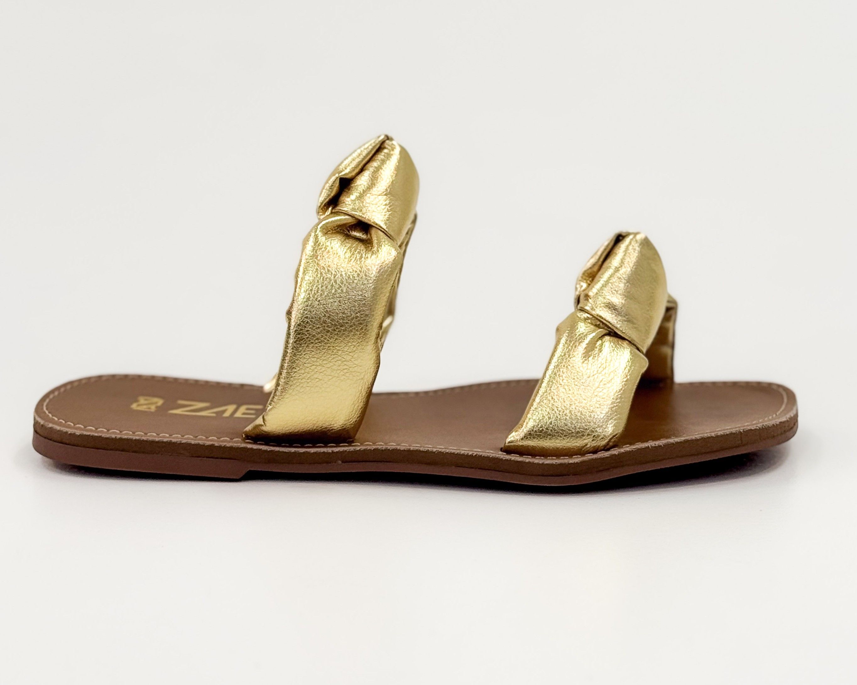 Chinelo Luana Ouro