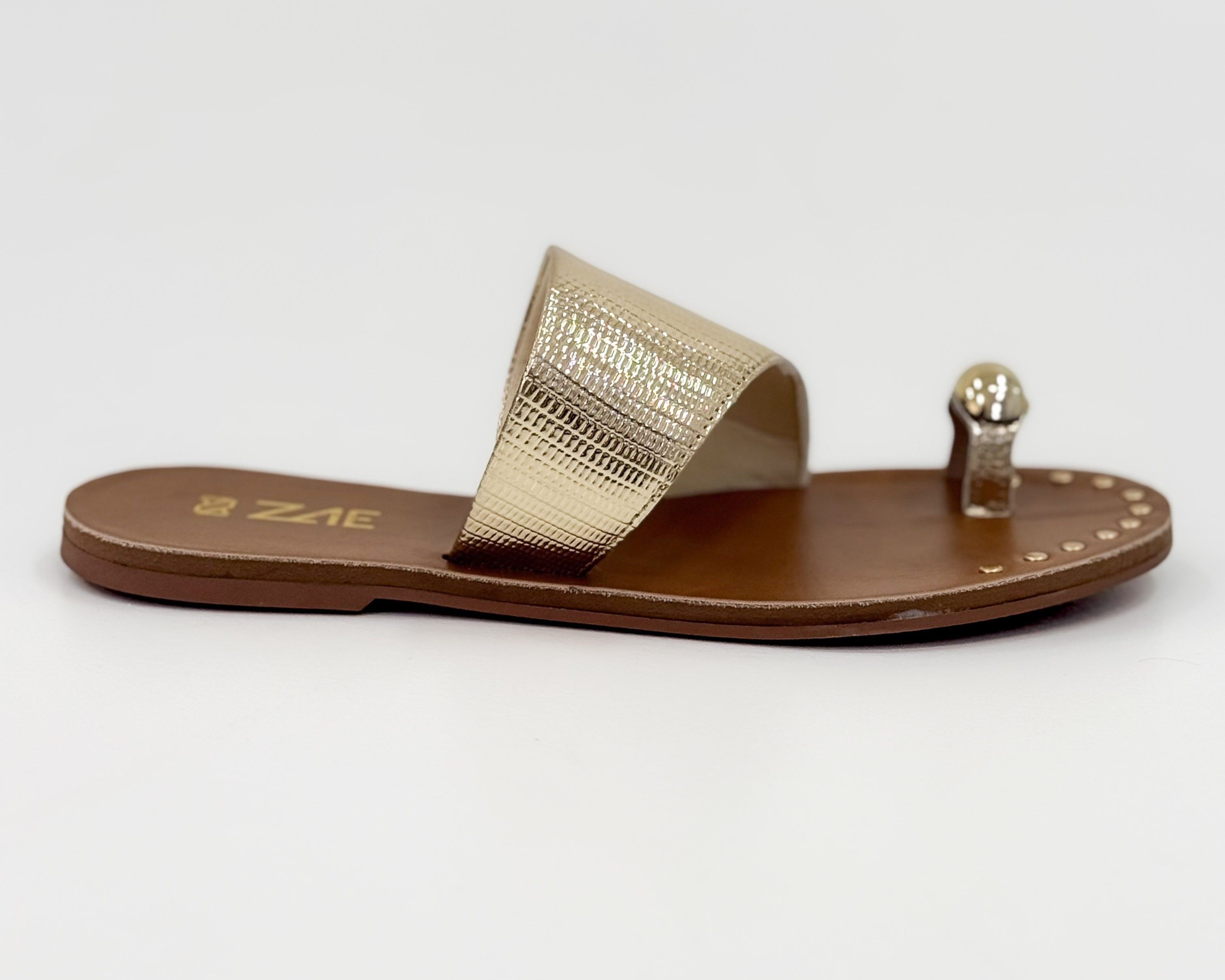 Chinelo Riti Ouro Light