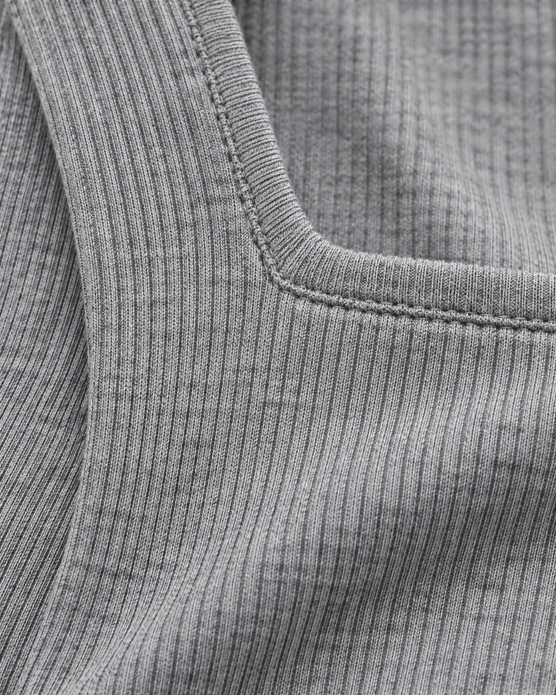 Textura da malha canelada premium da Blusa Antonella
