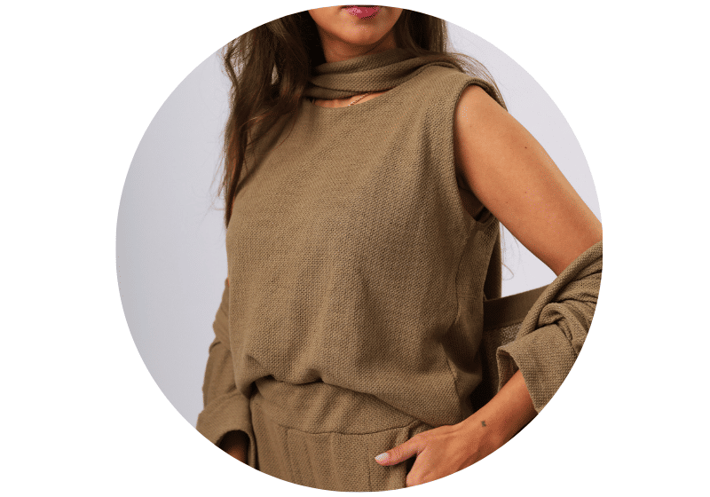 Trio Panna Olive - blusa e casaco tricot combinados separadamente com jeans
